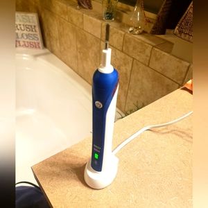 Oral-B Genius with 2 new brush head